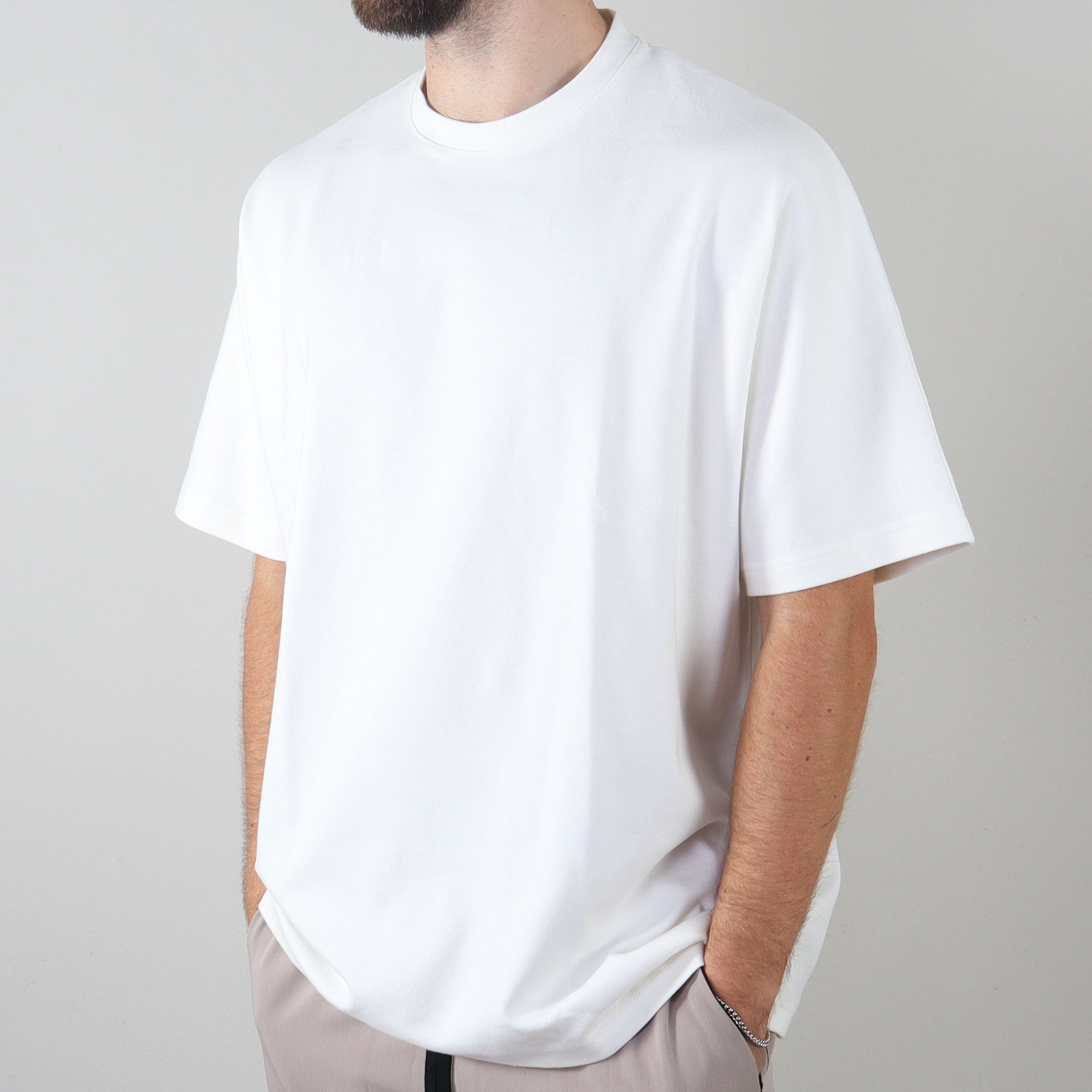 Essential kymo tee off white