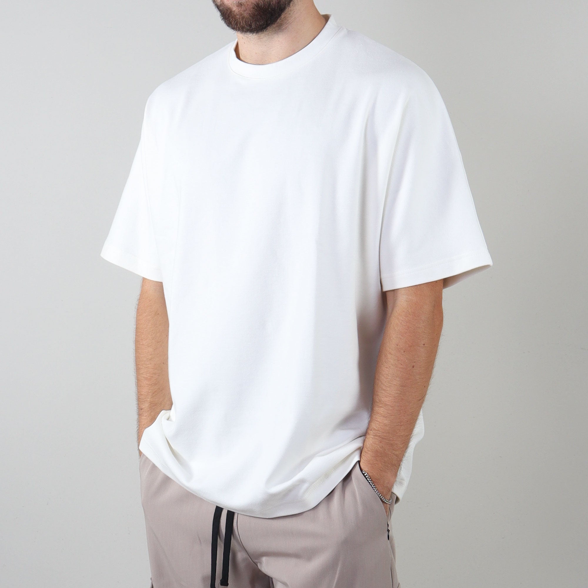 Essential kymo tee off white