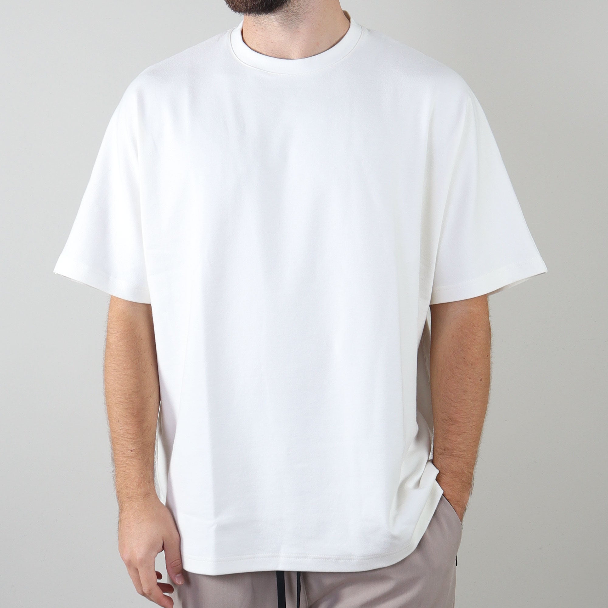 Essential kymo tee off white